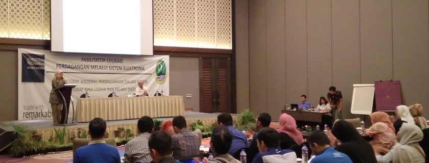 Fasilitator Edukasi Melalui Sistem Perdagangan Elektronik